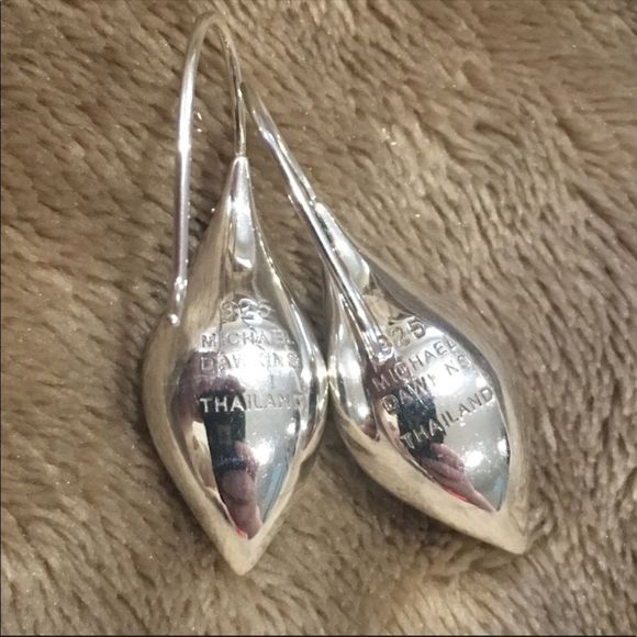 MICHAEL DAWKINS Sterling Silver Puff Teardrop French Wire Earrings - Picture 4 of 10